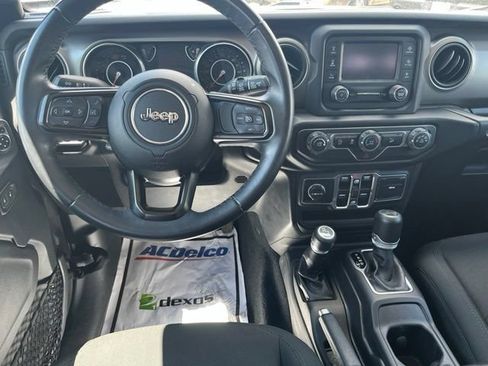 Used 2018 Jeep Wrangler Unlimited Sport S AWD/4WD image 23