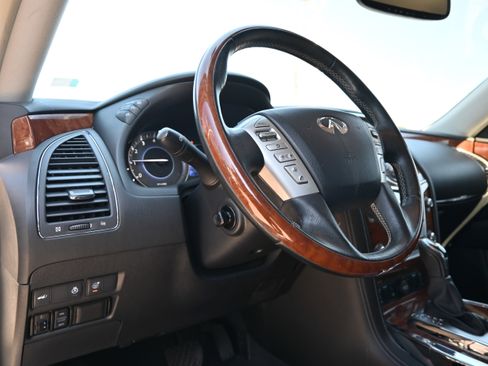 Used 2018 INFINITI QX80 2WD w/ Driver Assistance Package image 3