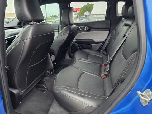 Used 2023 Jeep Compass Latitude image 13