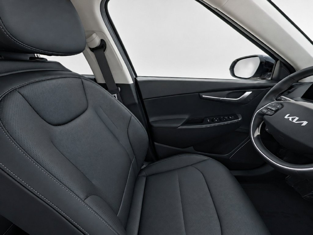 Certified 2024 Kia EV6 Wind AWD/4WD image 21