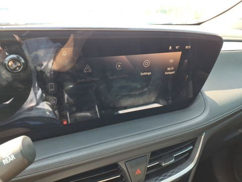 Used 2024 Buick Encore GX Sport Touring FWD image 17