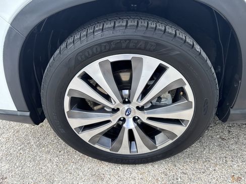 Used 2020 Subaru Ascent Limited w/ Technology Package AWD/4WD image 9