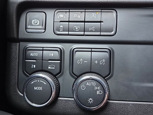 Certified 2025 Chevrolet Suburban LT AWD/4WD image 22