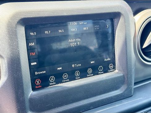 Used 2019 Jeep Wrangler Sport AWD/4WD image 11