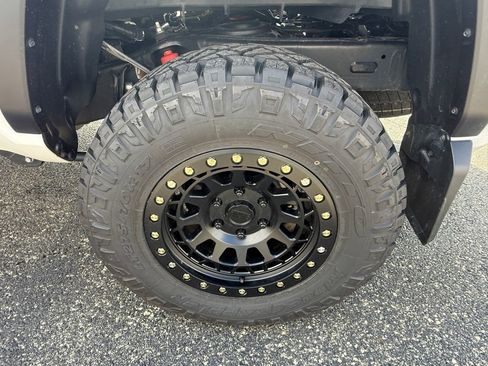 Used 2025 Toyota Tacoma TRD Off-Road image 40