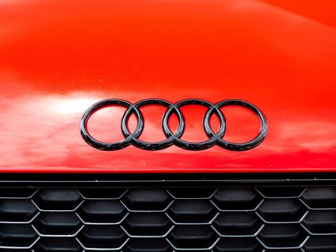 Used 2017 Audi R8 V10 w/ Carbon Exterior Package AWD/4WD image 6