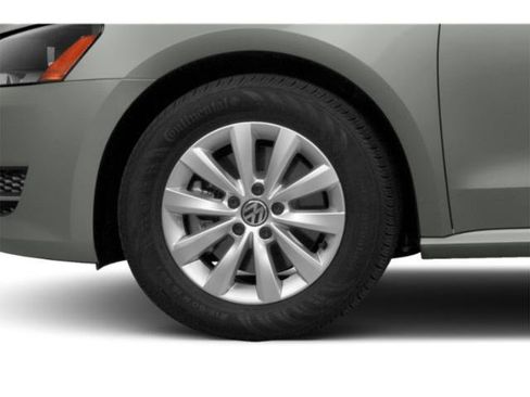 Used 2015 Volkswagen Passat 1.8T Limited Edition FWD image 11