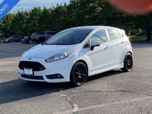 Used 2015 Ford Fiesta ST FWD image 4