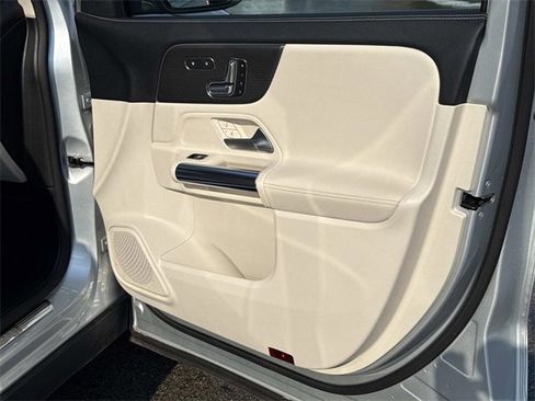 Used 2021 Mercedes-Benz GLA 250 GLA 250 w/ Premium Package image 15