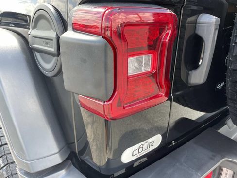Used 2021 Jeep Wrangler Rubicon AWD/4WD image 16