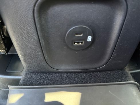 Used 2022 Ford Escape SE FWD image 19
