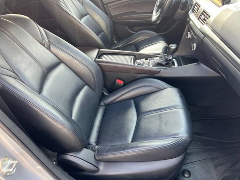 Used 2018 MAZDA MAZDA3 Touring FWD image 12