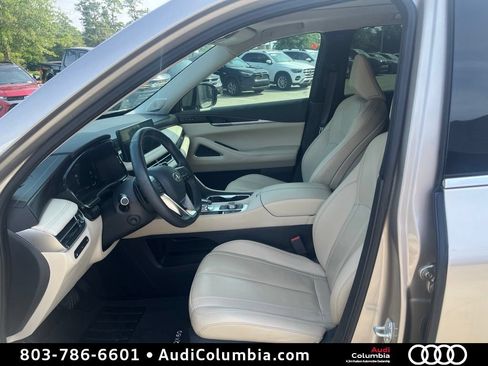 Used 2024 INFINITI QX60 Sensory w/ Vision Package AWD/4WD image 5