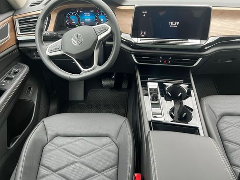New 2026 Volkswagen Atlas SE FWD image 9