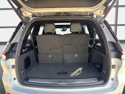 Used 2025 Jeep Grand Cherokee L Overland w/ Trailer Tow Package image 12