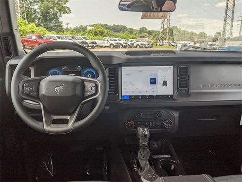New 2025 Ford Bronco 4-Door image 28