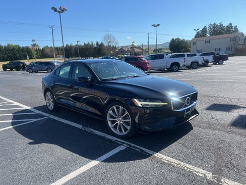 Used 2020 Volvo S60 T6 Momentum AWD/4WD image 8