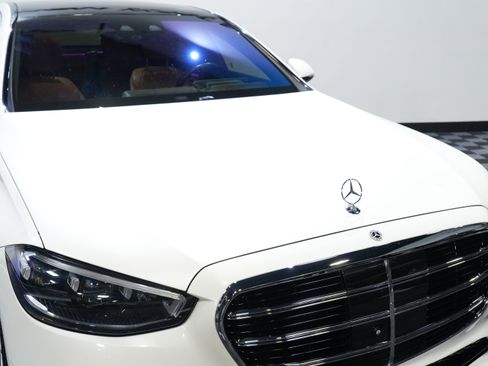 Used 2021 Mercedes-Benz S 580 4MATIC Sedan image 12