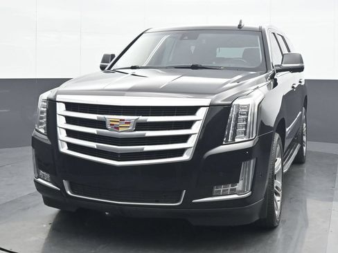 Used 2019 Cadillac Escalade Luxury AWD/4WD image 2