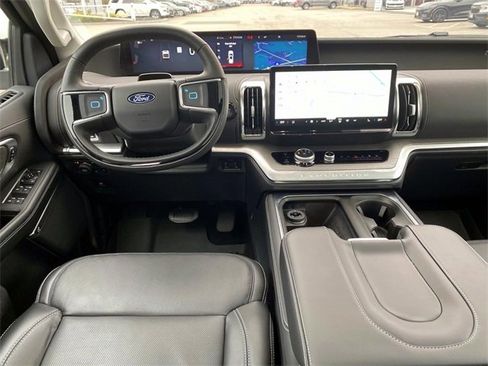 Used 2025 Ford Expedition Max Platinum w/ Driver's Package image 16