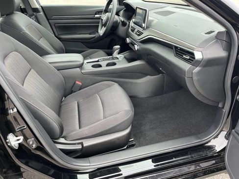 Used 2025 Nissan Altima 2.5 SV FWD image 22