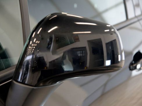 Used 2022 Chevrolet Trax LT w/ LT Convenience Package image 12