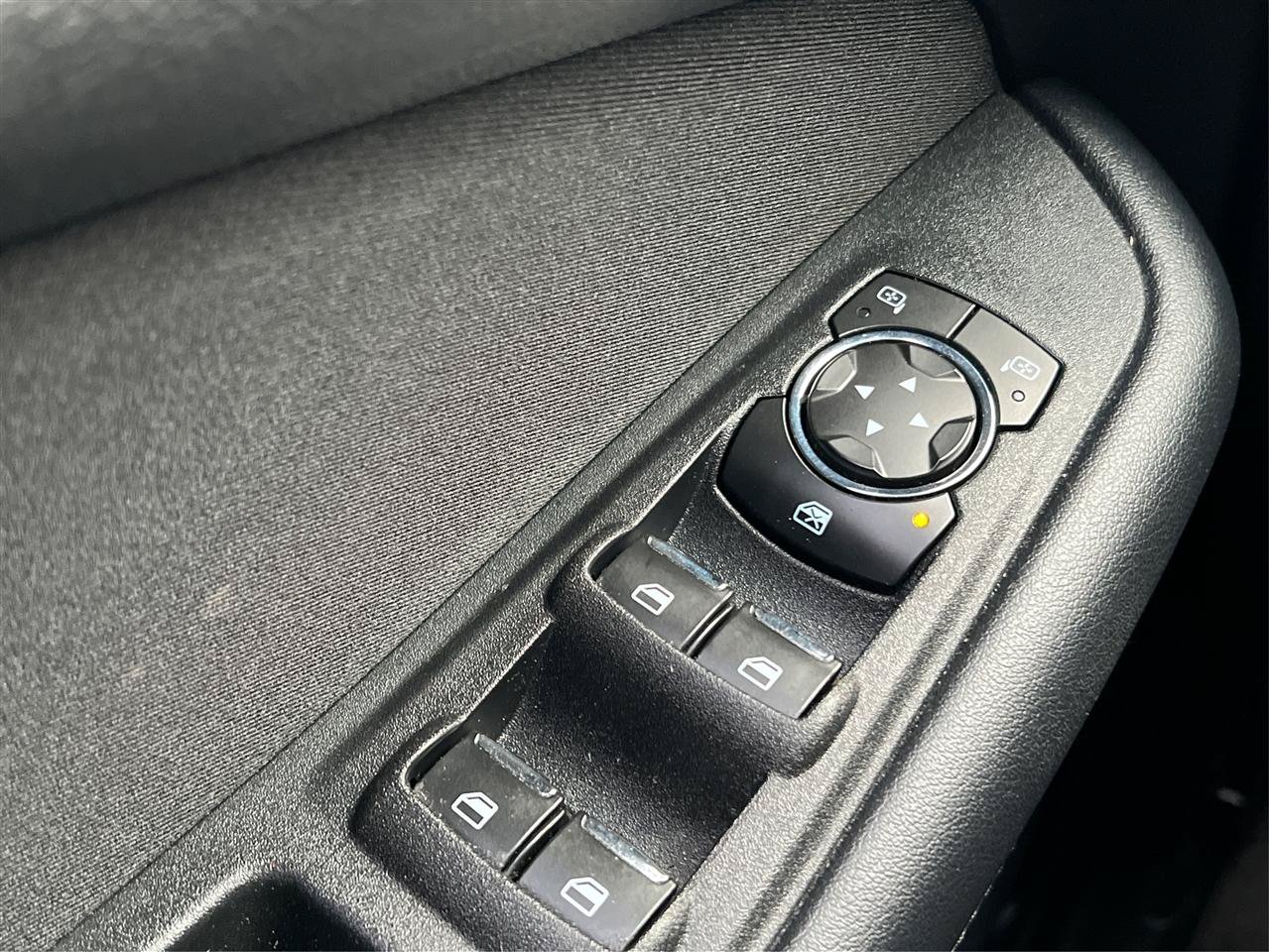 Used 2018 Ford Edge SE AWD/4WD image 40