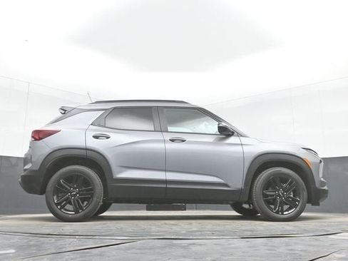 New 2026 Chevrolet TrailBlazer LT w/ Midnight Edition FWD image 45