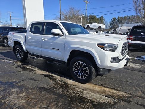 Certified 2022 Toyota Tacoma TRD Sport w/ Technology Package image 8
