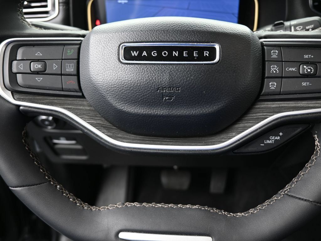 Used 2022 Jeep Wagoneer Series II RWD image 32
