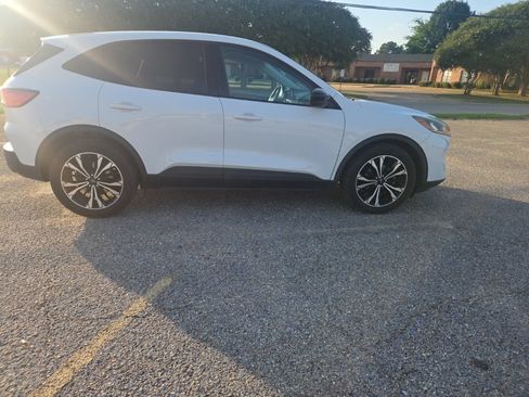 Used 2021 Ford Escape SE w/ SE Sport Appearance Package FWD image 15