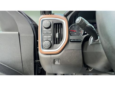 Certified 2023 Chevrolet Silverado 3500 High Country w/ Technology Package AWD/4WD image 23