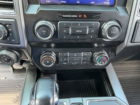 Used 2020 Ford F150 XLT w/ Equipment Group 302A Luxury AWD/4WD image 17