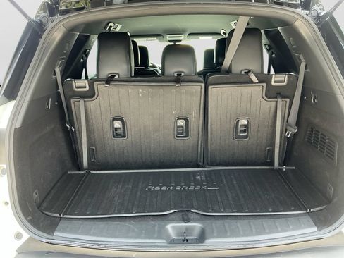 Used 2023 Nissan Pathfinder SV AWD/4WD image 17