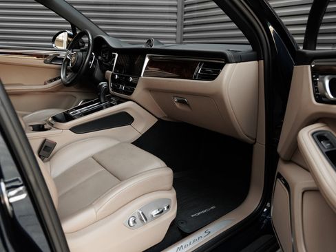 Certified 2023 Porsche Macan S AWD/4WD image 36
