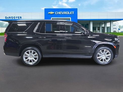 Used 2021 Chevrolet Tahoe High Country w/ Premium Package AWD/4WD image 6