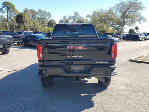 Certified 2023 GMC Sierra 2500 Denali image 5