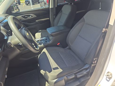 Used 2018 Chevrolet Traverse LS w/ LPO, Blackout Package FWD image 9