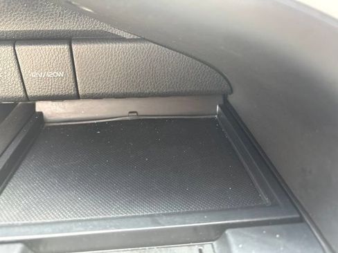 Used 2022 Toyota Camry SE FWD image 13