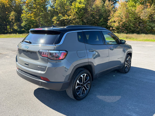 Used 2023 Jeep Compass Limited AWD/4WD image 5