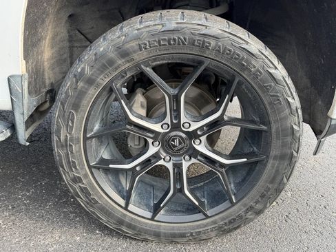 Used 2021 Chevrolet Silverado 1500 RST w/ Convenience Package II AWD/4WD image 10