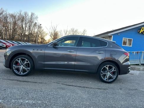 Used 2020 Maserati Levante image 3
