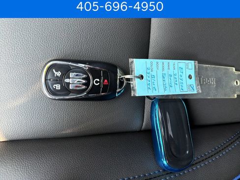 Used 2025 Buick Envista Sport Touring w/ Convenience II Package FWD image 34