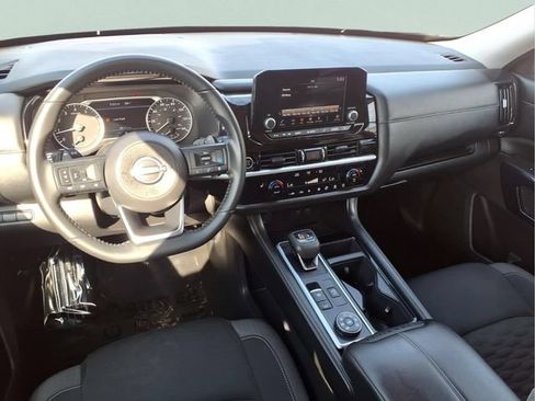 Used 2024 Nissan Pathfinder SV AWD/4WD image 5