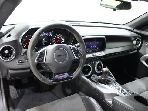 Used 2020 Chevrolet Camaro SS RWD image 2