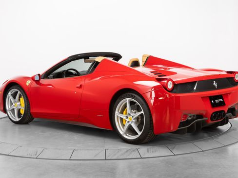 Used 2014 Ferrari 458 Spider RWD image 6