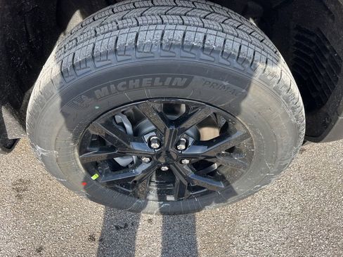 New 2026 Jeep Grand Cherokee Altitude image 9