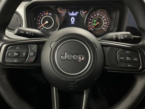 Used 2024 Jeep Gladiator Sport image 14