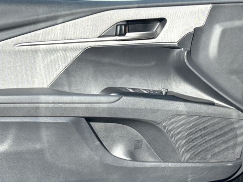 Used 2025 Toyota Camry LE w/ Convenience Package image 13