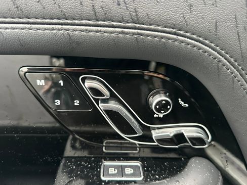 Used 2022 Land Rover Range Rover Westminster Edition image 13